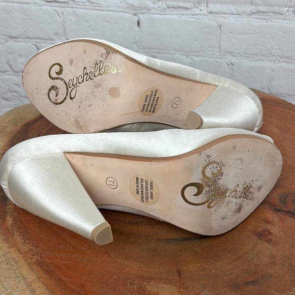 Seychelles I Do Pump in Ivory - Picture 10 of 14